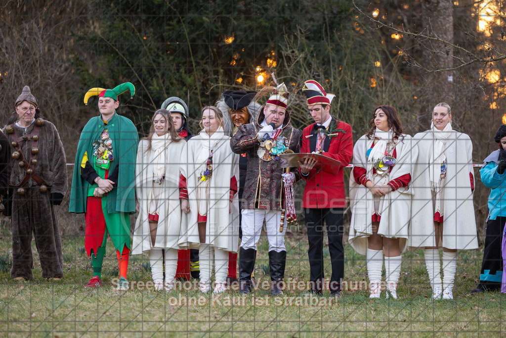 20250304_175156_0309 | #,Traditionelles Fasnetsverbrennen, Radschellenschläger Donzdorf, Donzdorfer Fasnet, Kampagne 2025, Fohlenwiese Schlossgarten, 73072 Donzdorf, 04.03.2025 - 17:30 Uhr,Foto: PhotoPeet-Eventfotografie/Peter Harich