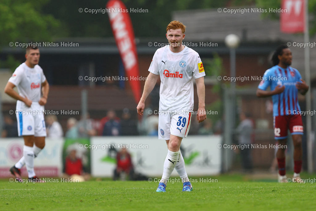 NH_SCWeicheFlensburg08_HolsteinKiel_Testspiel_28062025 | #39 Robert Wagner (Holstein Kiel)Fußball I Herren I Freundschaftsspiel I Saison 2025-2026  I SC Weiche Flensburg 08 - Holstein Kiel I 28.06.2025 I Manfred-Werner-Stadion - Realisiert mit Pictrs.com