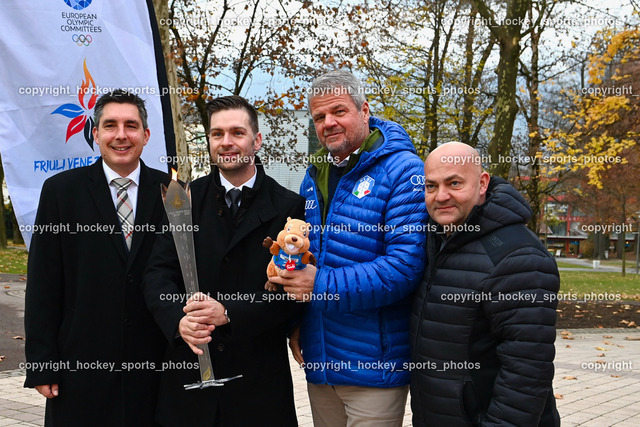 European Youth Olympic Festival EYOF 2023 Pressekonferenz | Stadtrat Spittal an der Drau Christoph Staudacher, Gemeinderat Spittal an der Drau Roland Staudacher,  Bürgermeister Spittal an der Drau Gerhard Köfer, Gemeinderat Spittal an der Drau Marco Brandner, Olympisches Feuer