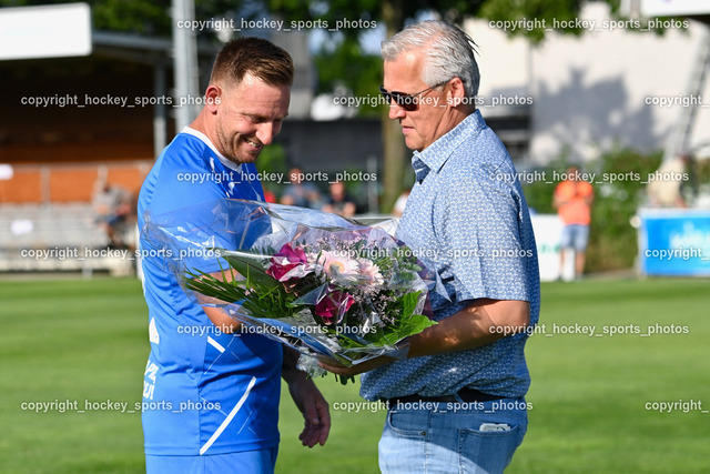 SAK vs. SV Dellach Gail 17.6.2023 | #22 Darijo Biscan, Präsident SAK Marko Wieser, Verabschiedung, Ehrung, Karriere Ende