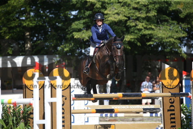 Ichenheim_2022_Amateure_1.WP_Lisa Schill-Huber_Shelby 16 (9) | Alle Fotos der Reiterjournal Fotografin Doris Matthaes im Reiterjournal Online-Fotoshop. - Realisiert mit Pictrs.com