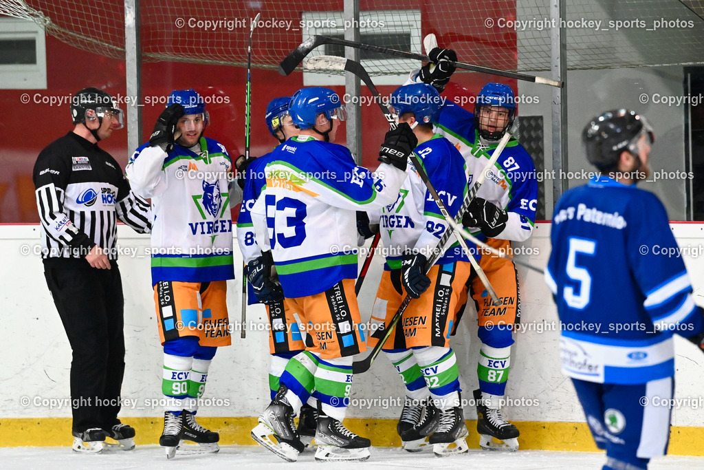  EC Tigers Paternion vs. EC Virgen 8.1.2022 | Jubel EC Virgen Mannschaft, #87 Holzer Kevin, #92 Leo Rene, #90  Gasser Sandro, #93 Stadler Dominik, ALTERSBERGER Roland Referee