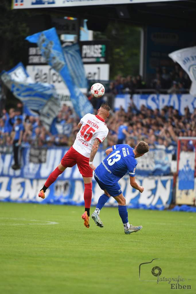 SV Meppen-VfB Lübeck | Herren Regionalliga Nord; SV Meppen (blau)-VfB Lübeck (weiß) am 01.08.2025 in Meppen (Hänsch-Arena), Photo: Philip Eiben 2025 - Realisiert mit Pictrs.com