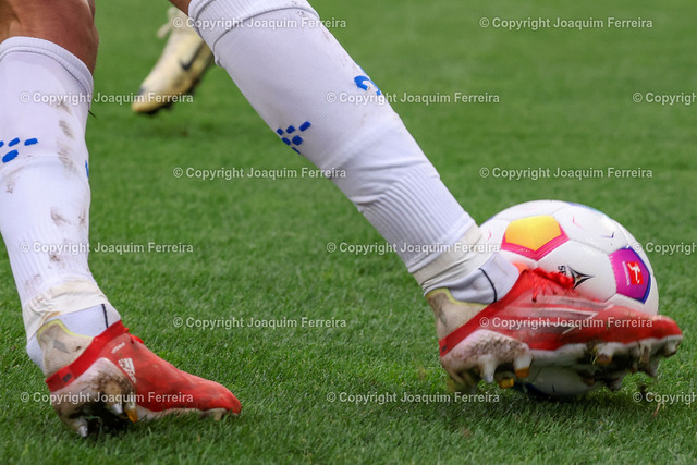 2024.02.17_svdvsstu_0061 | Darmstadt, 17.02.2024 Fussball 1. Bundesliga 22. Spieltag SV Darmstadt 98 -  VFB Stuttgart v.l., Symbolbild, Symbolfoto: Fussball, Spielr schisst auf den Ball





(DFL/DFB REGULATIONS PROHIBIT ANY USE OF PHOTOGRAPHS as IMAGE SEQUENCES and/or QUASI-VIDEO) - Realisiert mit Pictrs.com