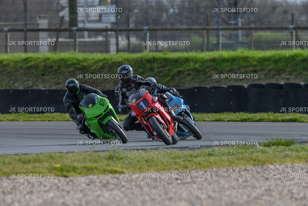 (6048) | IDM folgten parallel  der Superbike WM und Eventfotografie und vielen anderen Rennklassen bis ich im Jahr 2015 meine ersten Fotos in der MOTO GP machten durfte. Mein Anliegen ist es, die herausragenden Leistungen und Emotionen in Bildern festzuhalten - Realisiert mit Pictrs.com