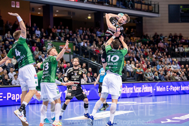 HBL; HSG Wetzlar - HC Erlangen, 23.02.23 | Lutz Heiny (#2 HC Erlangen), Nico Buedel (#20 HC Erlangen), Adam Nyfjall (#4 HSG Wetzlar), Emil Mellegard (#33 HSG Wetzlar), Jovica Nikolic (#10 HSG Wetzlar)

HBL; HSG Wetzlar - HC Erlangen: Wetzlar, 23.02.23
