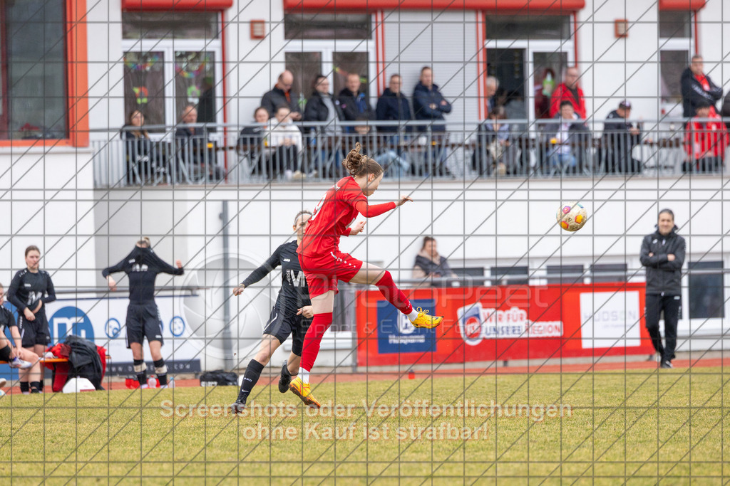 20250223_141223_0539 | #,1.FC Donzdorf (rot) vs. TSV Tettnang (schwarz), Fussball, Frauen-WFV-Pokal Achtelfinale, Saison 2024/2025, Rasenplatz Lautertal Stadion, Süßener Straße 16, 73072 Donzdorf, 23.02.2025 - 13:00 Uhr,Foto: PhotoPeet-Sportfotografie/Peter Harich