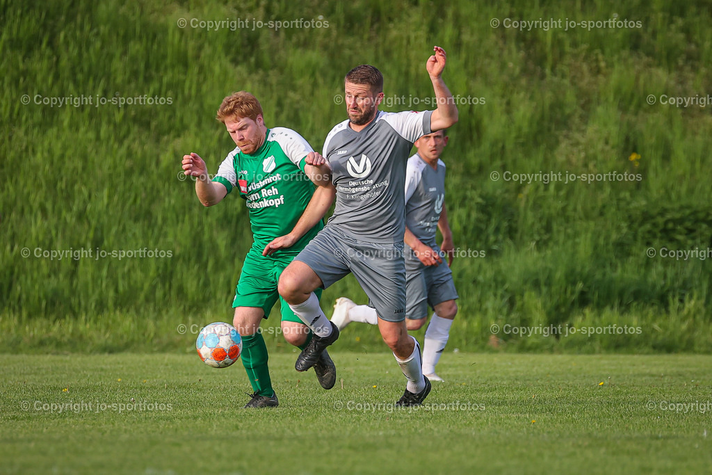 BQ3I6077 | 04.05.2023; Kreisliga A Biedenkopf; Rasenplatz Breidenstein; TuSpo Breidenstein - SG Mornshausen/Erdhausen/Frohnhausen; Ergebnis: 4:0 (4:0)