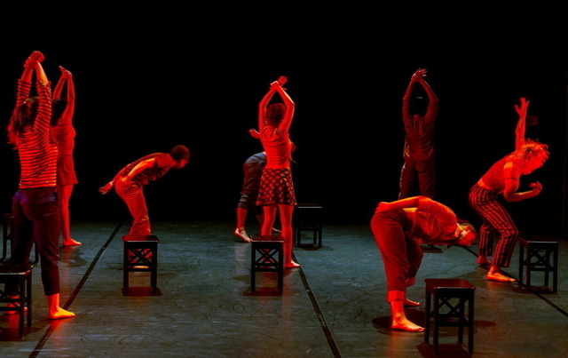 8IMG_2643 | What Remains 

Choreographie: Sade Mamedova 
Musik: Mario Batkovic 
Probenleitung: Jason Jacobs 
Tanz: Alicia Bonell, Xaver Duntze, Alona Golubtsova, Daniel Corredor Ramos, Marie Houssin, Gaia Zorrilla Leonini, Clara Maia Moreira, Carolina Osterloh, Veronika Petrenko, Sarthak Shah, Clara Schwaller, Giselle Cohen Tarica
 - Realisiert mit Pictrs.com