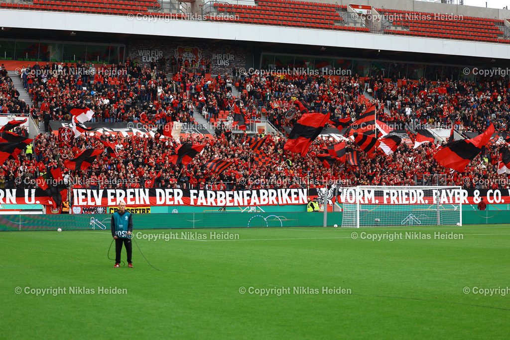 NH_Bayer04LeverkusenU19_1FCKölnU19_U19DFBNachwuchsliga_18052025 | Die Fankurve von Bayer 04 Leverkusen.Fußball I Junioren I U19 DFB-Nachwuchsliga I Saison 2024-2025 I Deutsche Meisterschaft U19, Finale I Bayer 04 Leverkusen U19 - 1. FC Köln U19 I 18.05.2025 I BayArena - Realisiert mit Pictrs.com