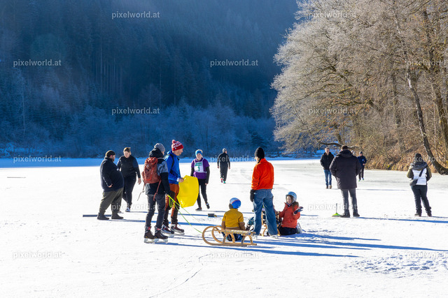 Staatsmeisterschaft im Eisstock Weitenbewerb | Bildershop von pixelworld.at - Realisiert mit Pictrs.com