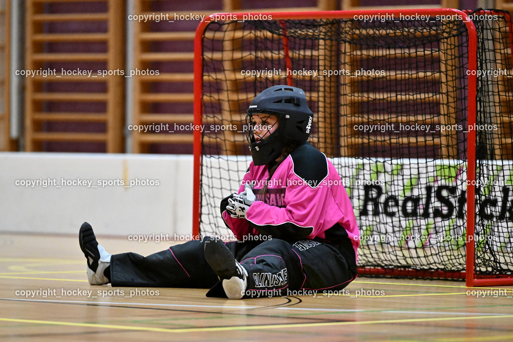 VSV Unihockey Damen vs. Wiener Floorballverein | #18 Lara Fuhrmann VSV Unihockey, VSV Unihockey Damen vs. Wiener Floorballverein, VSV Unihockey Damen vs. Wiener Floorballverein am 22.11.2025 in Villach (Ballspielhalle Lind), Austria, (Photo by Bernd Stefan)