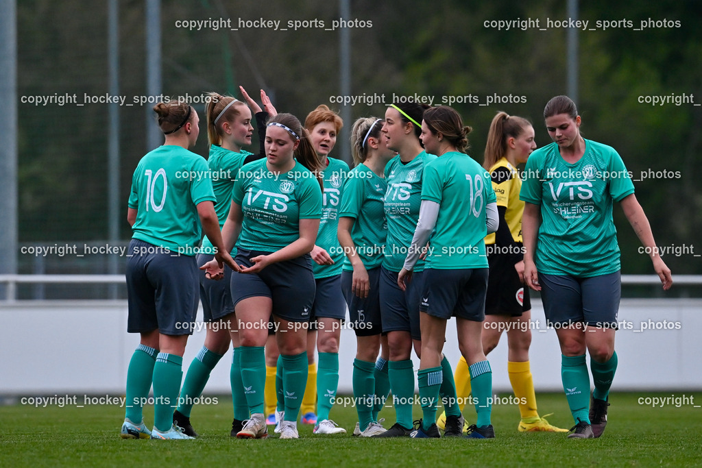 SC Landskron vs. Carinthians Hornets Spittal 1b | Jubel SC Landskron Mannschaft, #10 Sarah Jelinek, #9 Lena Krautzer, #2 Emily Antonia Brachmayer, #5 Sabine Haas, #7 Hannah Maria Kautz, #12 Laura Koller