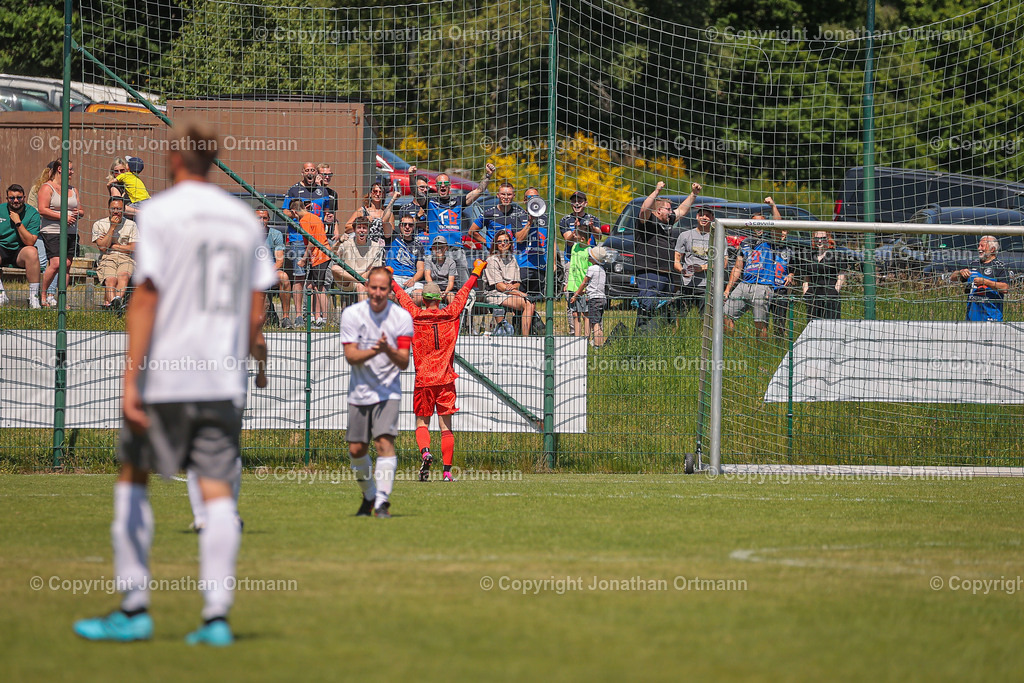 BQ3I1995 | 04.06.2023; Kreisliga C Dillenburg; Rasenplatz Niederrossbach; SG Fellerdilln/Niederrossbach - SG Tringenstein/Oberndorf; Ergebnis: 1:2 (1:1)