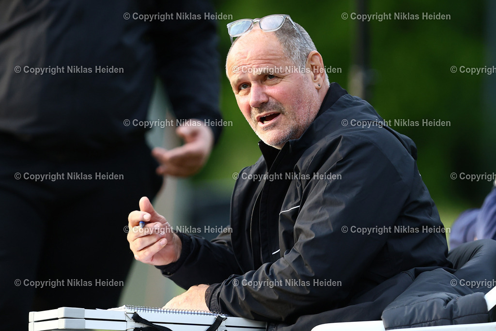 NH_TuSRotenhof_InterTürksporKiel_Testspiel_27062025 | Thomas Schwantes (Trainer, Inter Türkspor Kiel)Fußball I Herren I Freundschaftsspiel I Saison 2025-2026  I TuS Rothenhof - Inter Türkspor Kiel I 27.06.2025 I B-Platz Rotenhof - Realisiert mit Pictrs.com