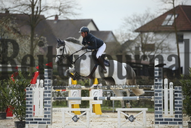 Schutterwald_2022_Punktespringen_Kl.M_Mohamad Mogheeth Alshehab_Galina 257 (1) | Alle Fotos der Reiterjournal Fotografin Doris Matthaes im Reiterjournal Online-Fotoshop. - Realisiert mit Pictrs.com