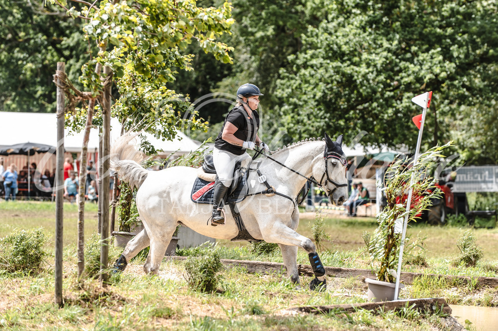 TBL_0092 | Turnierfotos von Reitturnieren in den Landkreisen Biberach, Ravensburg und in ganz Oberschwaben - von Tanja Bläschke - Colorsofahorse - Realisiert mit Pictrs.com