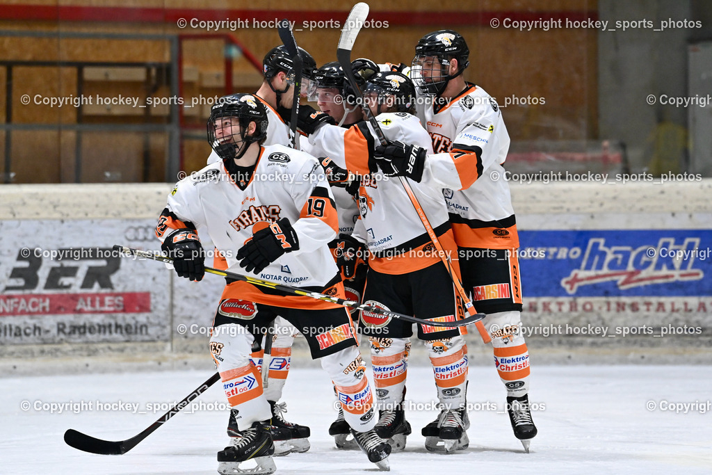 EC Spittal Hornets vs. USC Piraten Velden 14.2.2024 | Jubel USC Velden Mannschaft, #19 Kleiß Leon Philipp