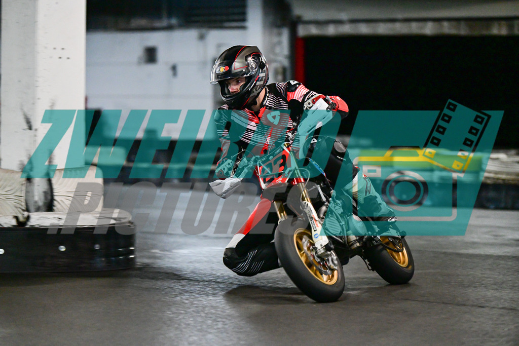 2024-11-30_Essen_Pitbike_013256_20241201_DZ9_7311 | zweirad-pictures