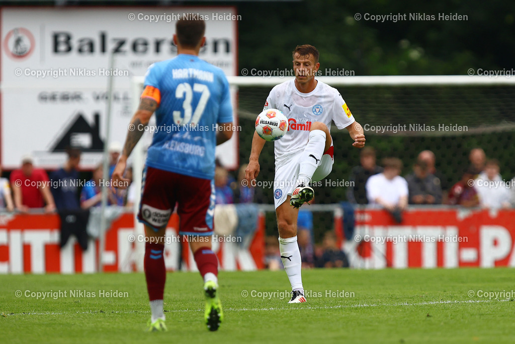 NH_SCWeicheFlensburg08_HolsteinKiel_Testspiel_28062025 | #22 Stefan Schwab (Holstein Kiel)Fußball I Herren I Freundschaftsspiel I Saison 2025-2026  I SC Weiche Flensburg 08 - Holstein Kiel I 28.06.2025 I Manfred-Werner-Stadion - Realisiert mit Pictrs.com