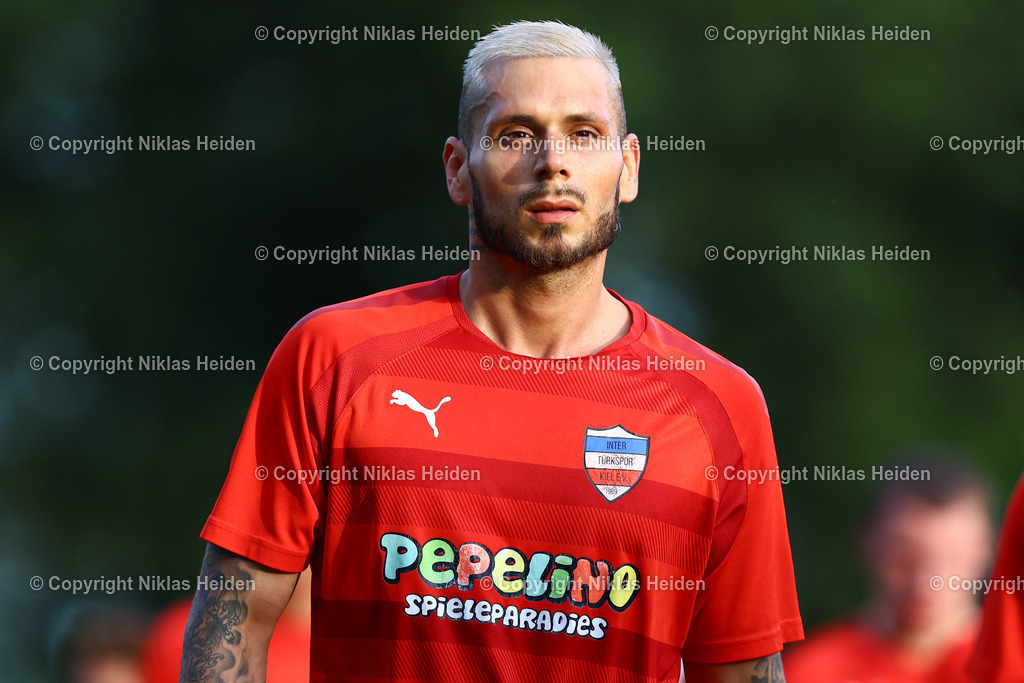 NH_TuSRotenhof_InterTürksporKiel_Testspiel_27062025 | #11 Marcel Schwantes (Inter Türkspor Kiel)Fußball I Herren I Freundschaftsspiel I Saison 2025-2026  I TuS Rothenhof - Inter Türkspor Kiel I 27.06.2025 I B-Platz Rotenhof - Realisiert mit Pictrs.com