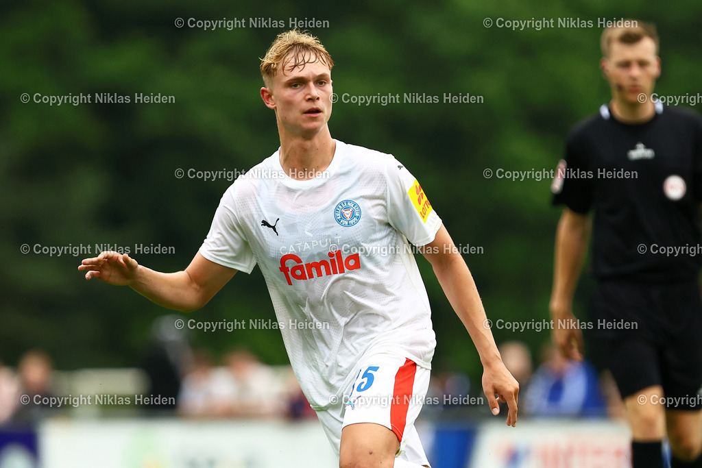NH_SCWeicheFlensburg08_HolsteinKiel_Testspiel_28062025 | #15 Kasper Davidsen (Holstein Kiel)Fußball I Herren I Freundschaftsspiel I Saison 2025-2026  I SC Weiche Flensburg 08 - Holstein Kiel I 28.06.2025 I Manfred-Werner-Stadion - Realisiert mit Pictrs.com