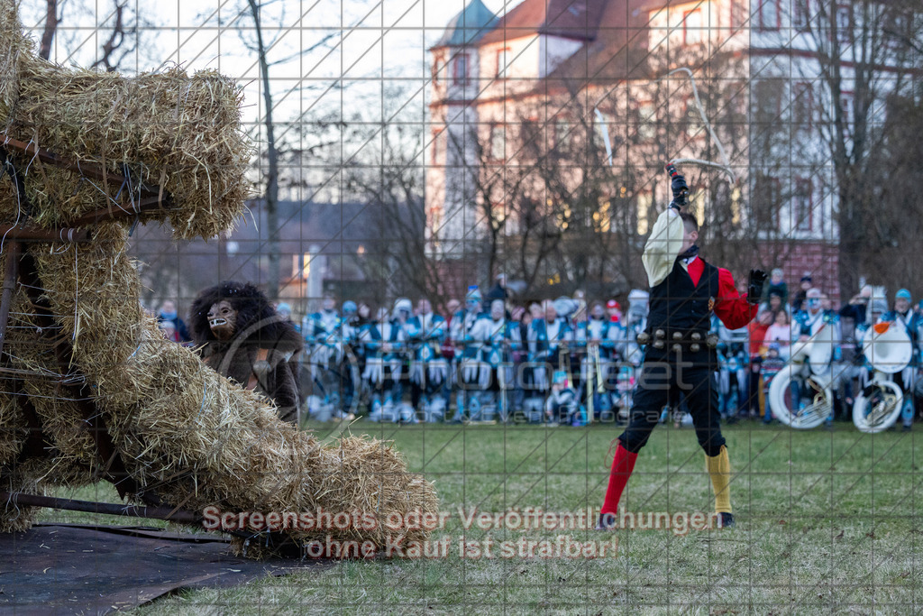 20250304_175748_0361 | #,Traditionelles Fasnetsverbrennen, Radschellenschläger Donzdorf, Donzdorfer Fasnet, Kampagne 2025, Fohlenwiese Schlossgarten, 73072 Donzdorf, 04.03.2025 - 17:30 Uhr,Foto: PhotoPeet-Eventfotografie/Peter Harich