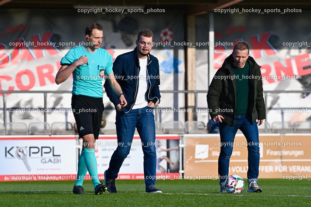 SAK vs. LASK Amateure 6.4.2023 | Schnur Julian Referee, Klaus Mitterdorfer Kärntner Fussballpräsident, Ehren Anstoss