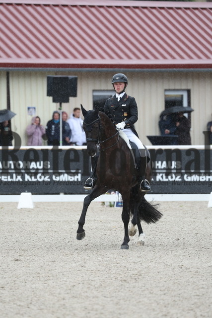 Birkhof_2023_Prfg.Nr.04_Dressur_Kl.S_Louisdor-Preis_Raphal Netz_Dieudonn_ (9) | Alle Fotos der Reiterjournal Fotografin Doris Matthaes im Reiterjournal Online-Fotoshop. - Realisiert mit Pictrs.com