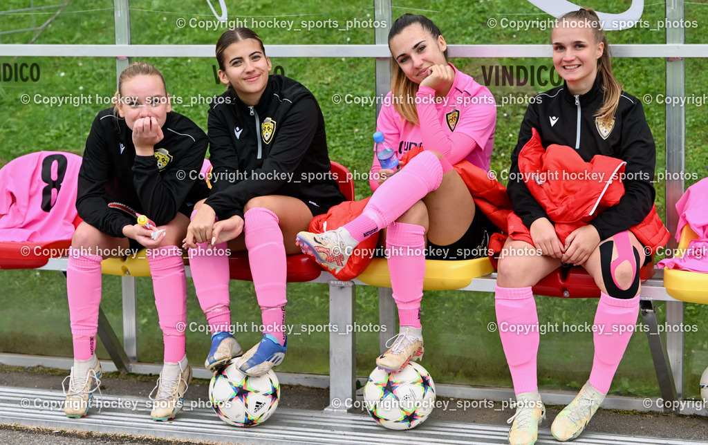 Liwodruck Carinthians Hornets vs. FC Pingau Saalfelden Frauen 29.10.2023  | #28 Patricia Bognar, #24 Alicia Morgenstern, #13 Marie Lessacher, #29 Selina Tamara Selinger, Spielerbank Carinthians Hornets