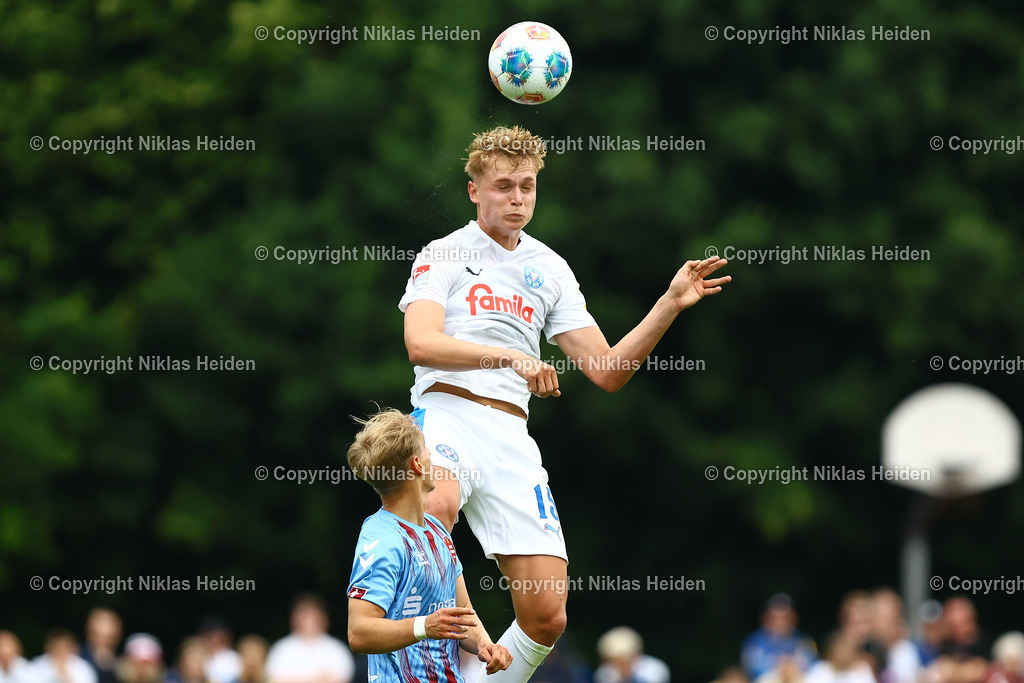 NH_SCWeicheFlensburg08_HolsteinKiel_Testspiel_28062025 | #15 Kasper Davidsen (Holstein Kiel)Fußball I Herren I Freundschaftsspiel I Saison 2025-2026  I SC Weiche Flensburg 08 - Holstein Kiel I 28.06.2025 I Manfred-Werner-Stadion - Realisiert mit Pictrs.com