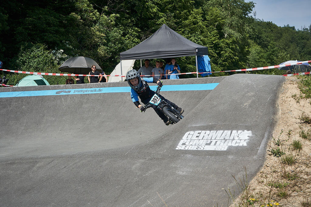 Waldsolms_25__DSC6562@sebastiankopp | German Pumptrack Series - Realisiert mit Pictrs.com