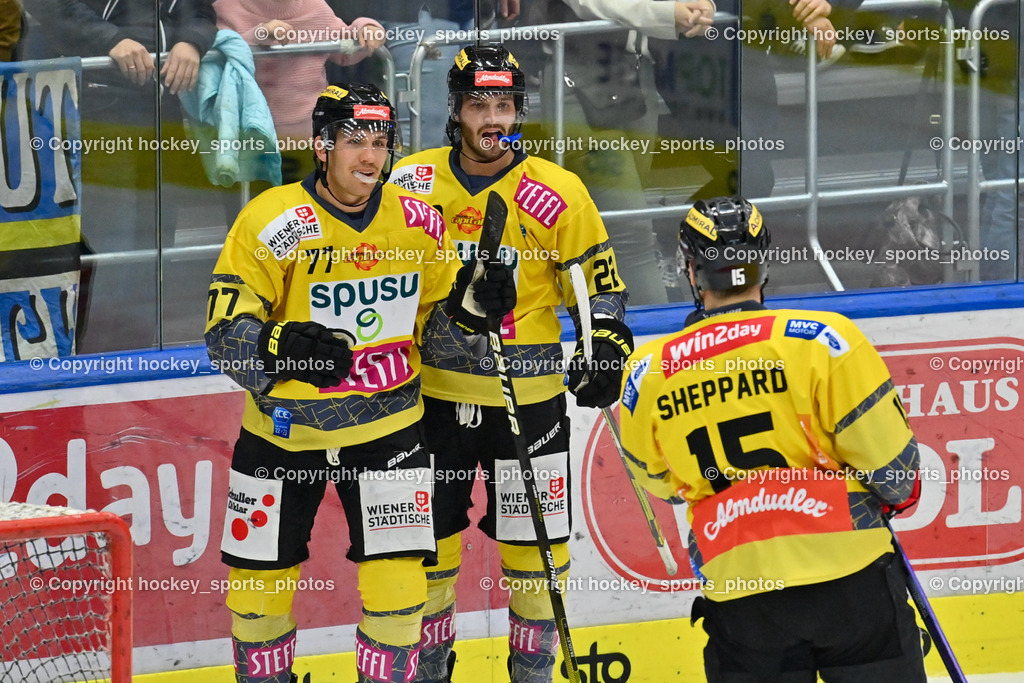 EC IDM Wärmepumpen VSV vs. Spusus Vienna Capitals 30.10.2022 | #15 Sheppard James, Jubel Vienna Capitals Mannschaft, #77 Bradley Matt, #22 Zimmer Maxwell