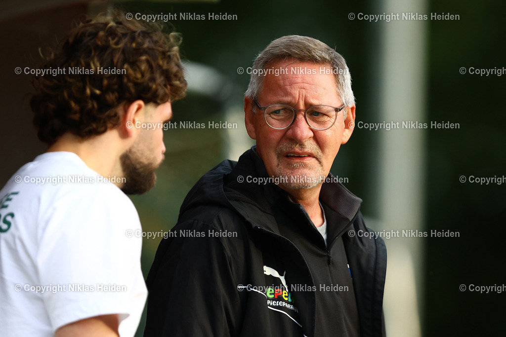 NH_TuSRotenhof_InterTürksporKiel_Testspiel_27062025 | Uwe Kwidor (Betreuer, Inter Türkspor Kiel)Fußball I Herren I Freundschaftsspiel I Saison 2025-2026  I TuS Rothenhof - Inter Türkspor Kiel I 27.06.2025 I B-Platz Rotenhof - Realisiert mit Pictrs.com