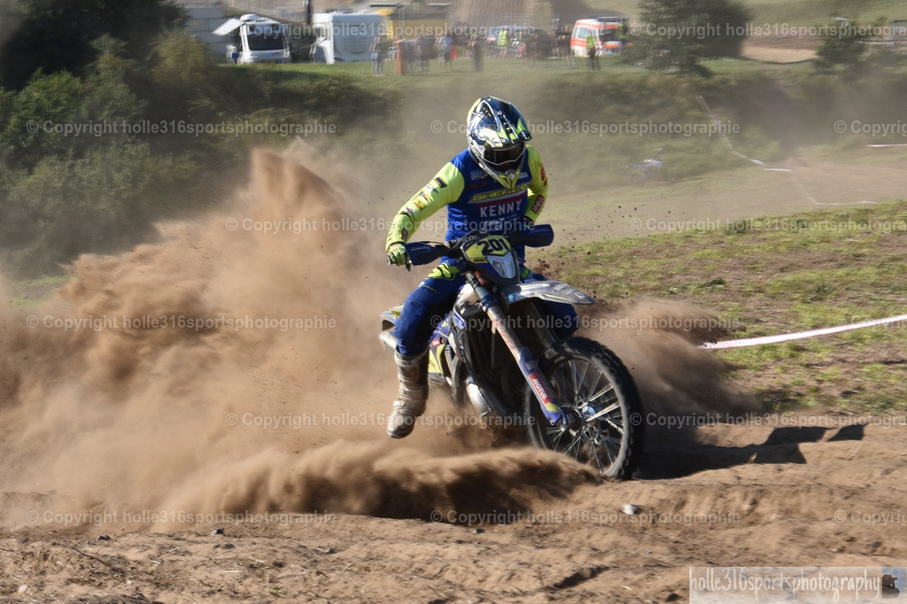 DSC_0323 (1) | Sportfotografie , Motorsport, Motoross, Reitsport, Mointainbike, Enduro,
Landschaft , Outdoor, Eventfotografie, Landschaft, Bilder online bestellen - Realisiert mit Pictrs.com