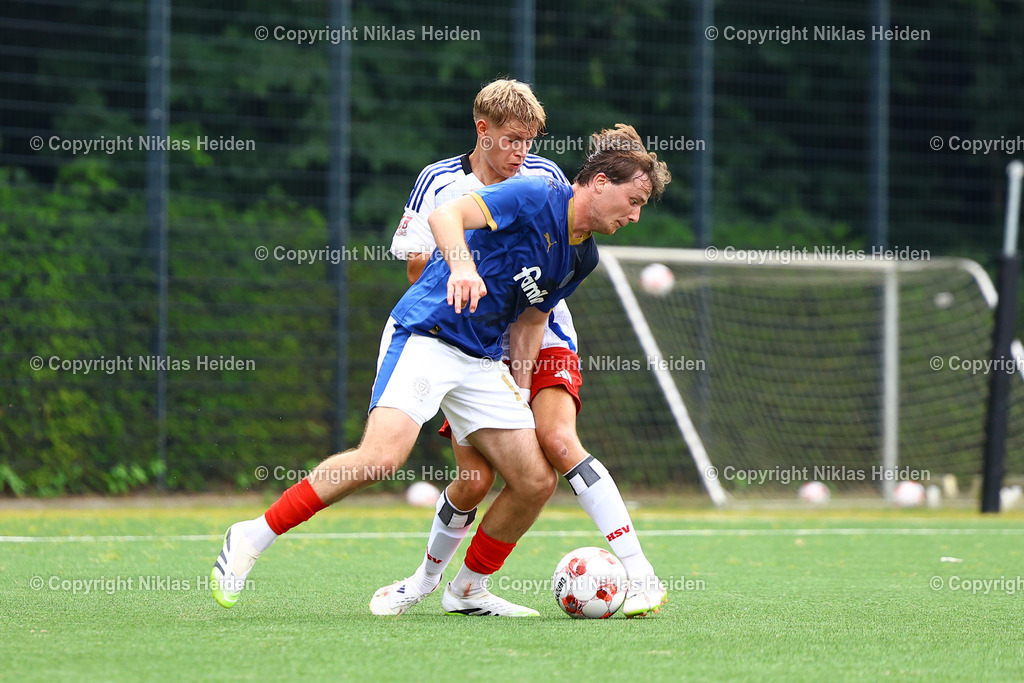 NH_HamburgerSVU21_HolsteinKielU23_Testspiel_20072025 | #14 Benjamin Lamce (Hamburger SV U21), Oskar von Esebeck (Holstein Kiel U23)Fußball I Herren I Testspiel I Saison 2025-2026  I Hamburger SV U21 - Holstein Kiel U23 I 20.07.2025 I Alexander-Otto-Akademie - Realisiert mit Pictrs.com