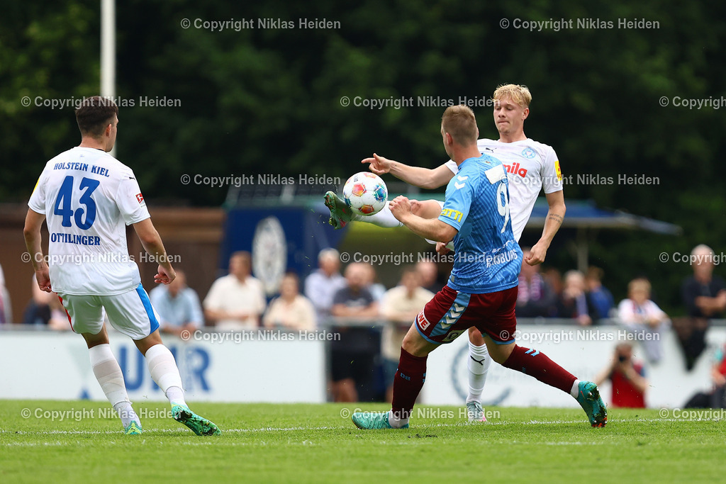 NH_SCWeicheFlensburg08_HolsteinKiel_Testspiel_28062025 | #9 Moritz Göttel (SC Weiche Flensburg 08), #44 Luca Prasse (Holstein Kiel)Fußball I Herren I Freundschaftsspiel I Saison 2025-2026  I SC Weiche Flensburg 08 - Holstein Kiel I 28.06.2025 I Manfred-Werner-Stadion - Realisiert mit Pictrs.com