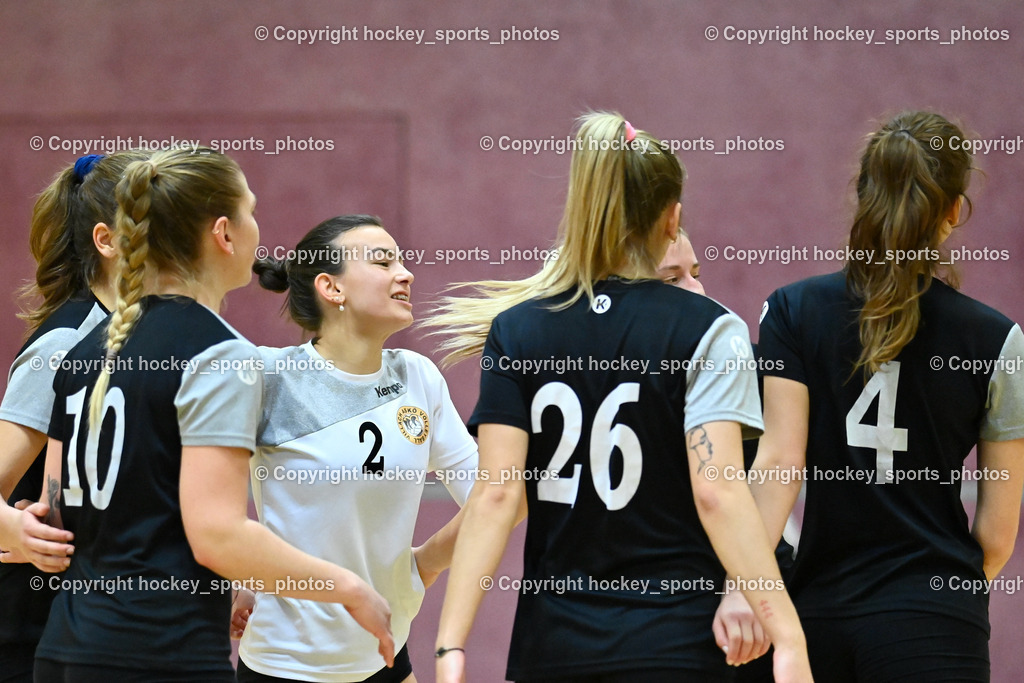 Askö Volley Eagles vs. Mühlviertel Volleys 17.12.2022 | Jubel Askö Villach Mannschaft, #10 KRALL Johanna, #26 KUVEK Iva, #2 KIRCHER Elisabeth, #4 PICHLER Verena