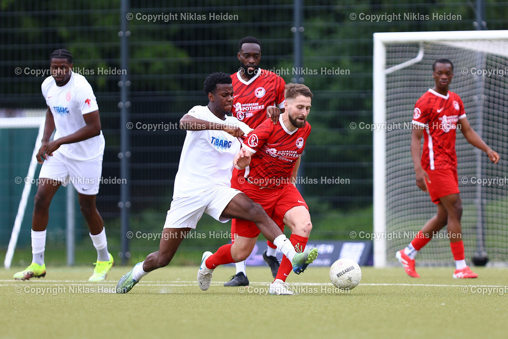 NH_BillstedtCup2025_Turnier_12072025 | Luis Hacker (SC Vorwärts Wacker 04 Billstedt), Elias Assiaw (Eimsbütteler TV)Fußball I Herren I Billstedt Cup 2025 I Saison 2025-2026  I Spiel um Platz 3 I SC Vorwärts Wacker 04 Billstedt - Eimsbütteler TV I 12.07.2025 I Öjendorfer Weg - Realisiert mit Pictrs.com