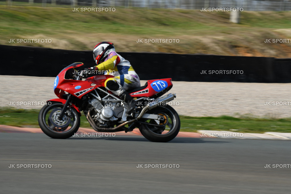 (544) | IDM folgten parallel  der Superbike WM und Eventfotografie und vielen anderen Rennklassen bis ich im Jahr 2015 meine ersten Fotos in der MOTO GP machten durfte. Mein Anliegen ist es, die herausragenden Leistungen und Emotionen in Bildern festzuhalten - Realisiert mit Pictrs.com