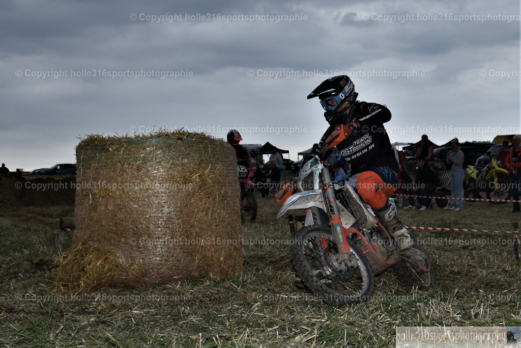 DSC_0280_01 (2) | Sportfotografie , Motorsport, Motoross, Reitsport, Mointainbike, Enduro,
Landschaft , Outdoor, Eventfotografie, Landschaft, Bilder online bestellen - Realisiert mit Pictrs.com