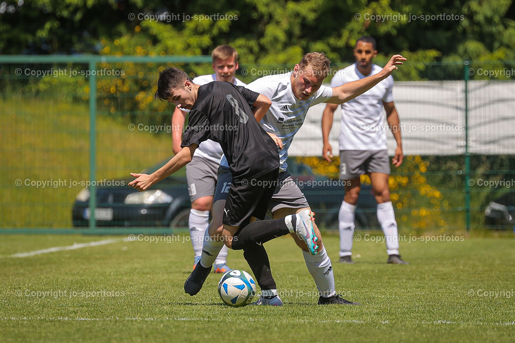 BQ3I1256 | 04.06.2023; Kreisliga C Dillenburg; Rasenplatz Niederrossbach; SG Fellerdilln/Niederrossbach - SG Tringenstein/Oberndorf; Ergebnis: 1:2 (1:1)
