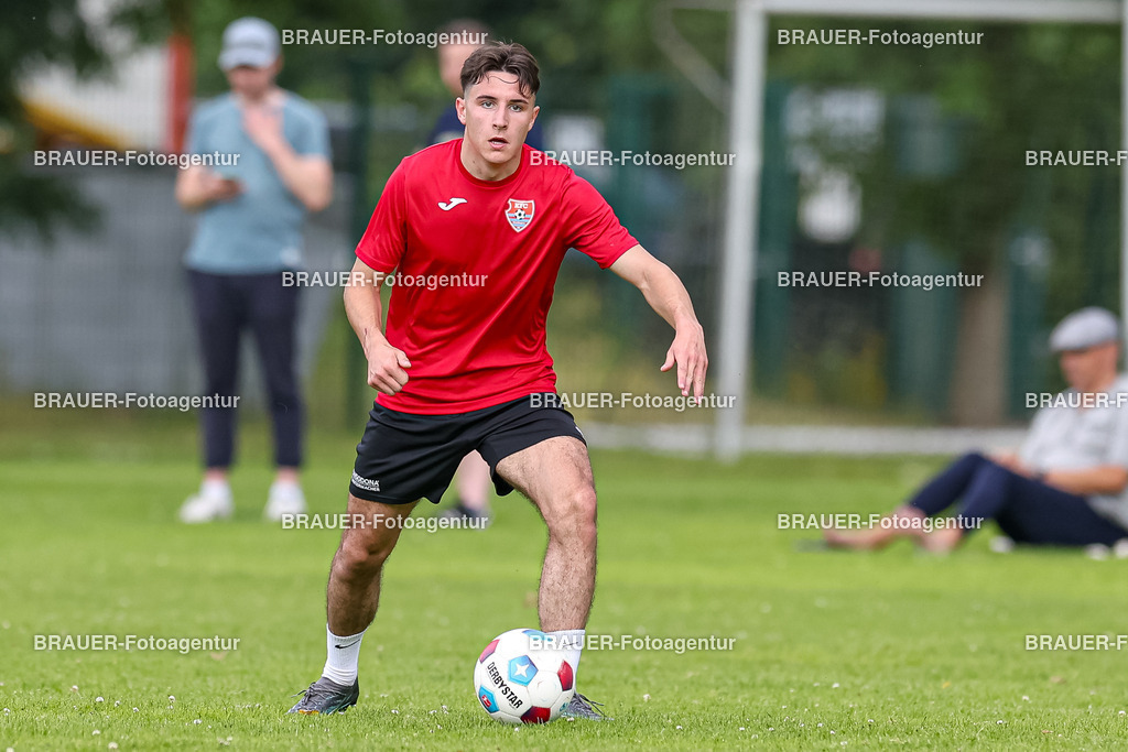 KFC Uerdingen Training | Krefeld, Deutschland, 23.06.24:   waehrend des Trainings vom KFC Uerdingen im Covestro Sportpark am 23. June 2024. (Foto von Stefan Brauer / Brauer-Fotoagentur)