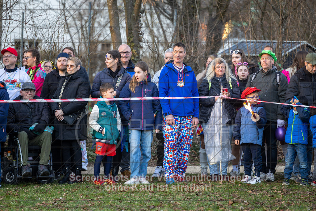 20250304_174429_0222 | #,Traditionelles Fasnetsverbrennen, Radschellenschläger Donzdorf, Donzdorfer Fasnet, Kampagne 2025, Fohlenwiese Schlossgarten, 73072 Donzdorf, 04.03.2025 - 17:30 Uhr,Foto: PhotoPeet-Eventfotografie/Peter Harich