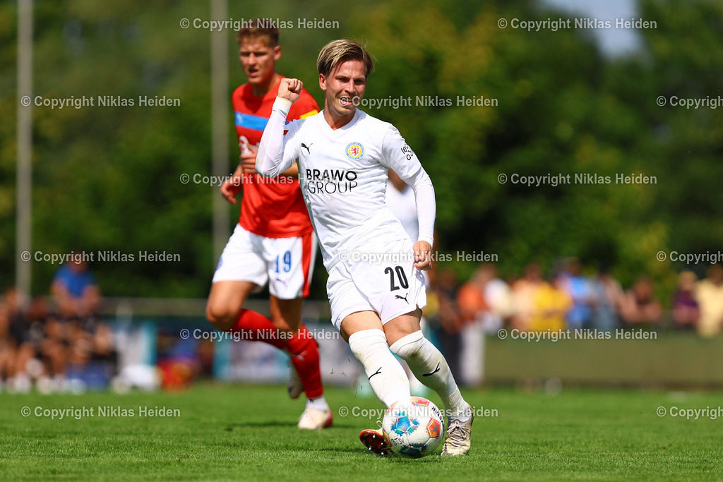 NH_EintrachtBraunschweig_HolsteinKiel_Testspiel_19072025 | #20 Lino Tempelmann (Eintracht Braunschweig)Fußball I Herren I Testspiel I Saison 2025-2026  I Eintracht Braunschweig - Holstein Kiel I 19.07.2025 I Stadion am Salzgittersee - Realisiert mit Pictrs.com