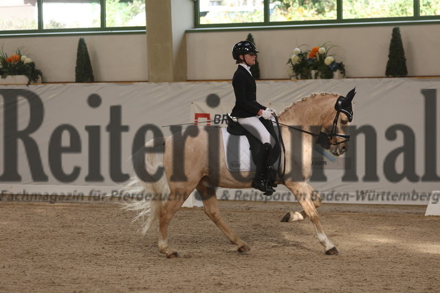 Gut Ising_2023_Prfg.Nr.13_Finale_Bayern-Pony-Cup_Ida-Marie Graschi_Global Player AT (20) | Alle Fotos der Reiterjournal Fotografin Doris Matthaes im Reiterjournal Online-Fotoshop. - Realisiert mit Pictrs.com