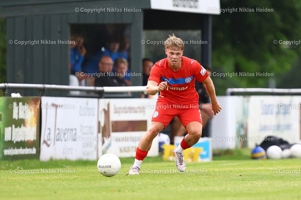 NH_HolsteinKielU23_FCEintrachtNorderstedt_Testspiel_05072025 | #2 Henrik Lukas Arnold (Holstein Kiel U23)Fußball I Herren I Testspiel I Saison 2025-2026  I Holstein Kiel U23 - FC Eintracht Norderstedt I 05.07.2025 I Stadtwerke Arena Eckernförde - Realisiert mit Pictrs.com