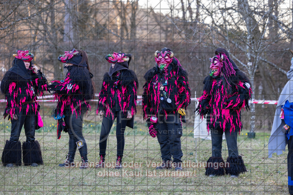 20250304_174516_0272 | #,Traditionelles Fasnetsverbrennen, Radschellenschläger Donzdorf, Donzdorfer Fasnet, Kampagne 2025, Fohlenwiese Schlossgarten, 73072 Donzdorf, 04.03.2025 - 17:30 Uhr,Foto: PhotoPeet-Eventfotografie/Peter Harich