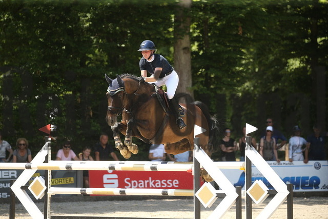 Ichenheim_2022_Springen_Kl.S_m.Siegerrunde_Pia-Luise Baur_Connors Boy (3) | Alle Fotos der Reiterjournal Fotografin Doris Matthaes im Reiterjournal Online-Fotoshop. - Realisiert mit Pictrs.com