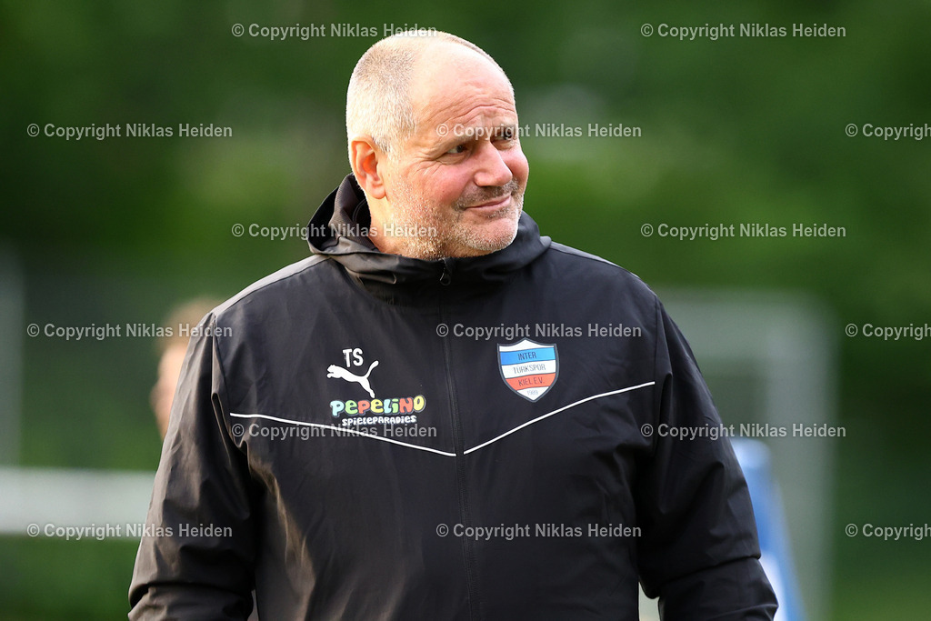 NH_TuSRotenhof_InterTürksporKiel_Testspiel_27062025 | Thomas Schwantes (Trainer, Inter Türkspor Kiel)Fußball I Herren I Freundschaftsspiel I Saison 2025-2026  I TuS Rothenhof - Inter Türkspor Kiel I 27.06.2025 I B-Platz Rotenhof - Realisiert mit Pictrs.com